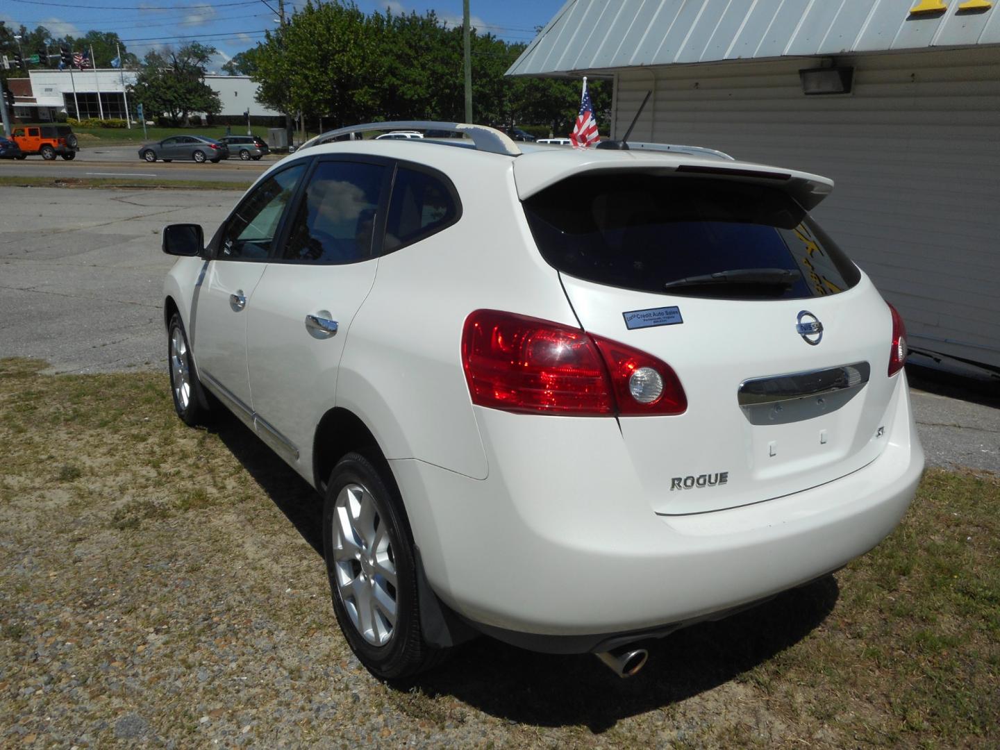 2011 White Nissan Rogue (JN8AS5MT4BW) , located at 2553 Airline Blvd, Portsmouth, VA, 23701, (757) 488-8331, 36.813889, -76.357597 - ***VEHICLE TERMS*** Down Payment: $999 Weekly Payment: $100 APR: 23.9% Repayment Terms: 42 Months *** CALL ELIZABETH SMITH - DIRECTOR OF MARKETING @ 757-488-8331 TO SCHEDULE YOUR APPOINTMENT TODAY AND GET PRE-APPROVED RIGHT OVER THE PHONE*** - Photo#7